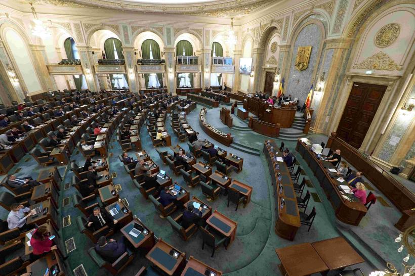 Populism dus la extrem. USR vrea să le taie pensiile speciale celor condamnați pentru infracțiuni de corupție  18958621