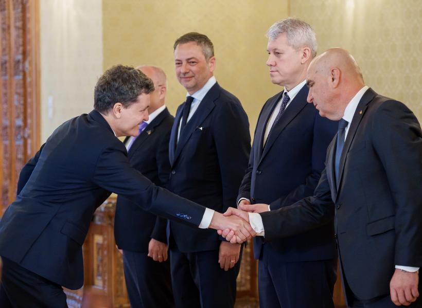 Mega-majoritatea parlamentară cerută de Nicușor Dan: 311 parlamentari, patru partide plus Minoritățile, fără TVA  18959281