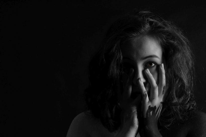 Teroare în Strejnicu: Tânără răpită, bătută și abandonată într-o pădure din Prahova