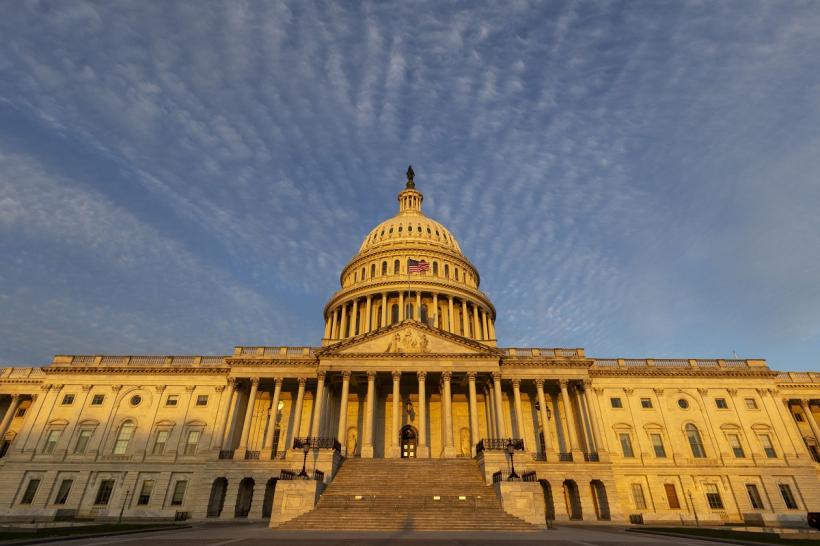 Democrații americani condamnă intervenția militară fără aprobarea Congresului 18959556