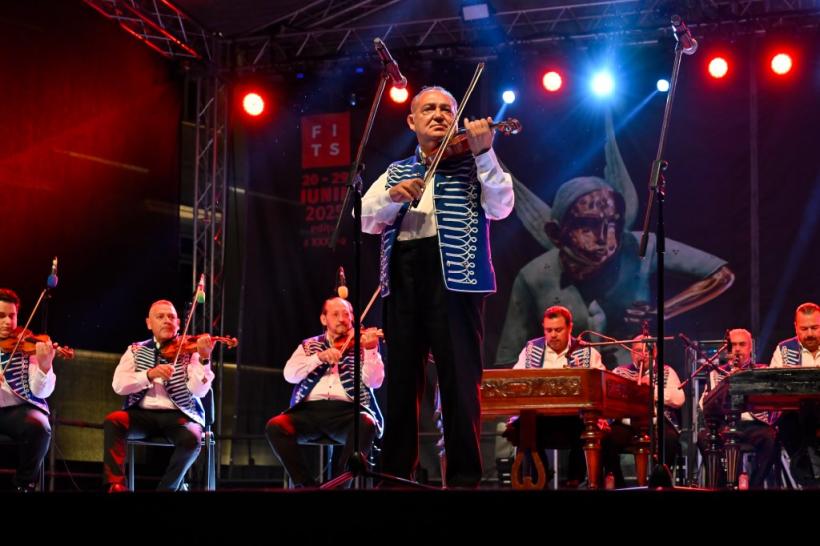 FITS 2025 s-a deschis oficial cu concertul „Rapsodiile”, parte din turneul Internațional Stradivarius, la Catedrala Luterană Evanghelică ,,Sf. Maria”  18959550