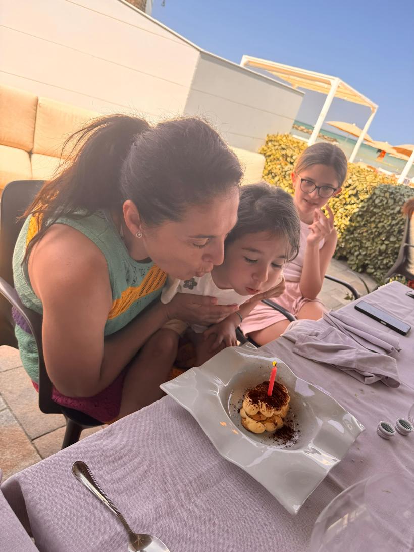 Chef Richard Abou Zaki și-a sărbătorit mama: ”Weekend-urile sunt pline pentru mine vara, dar de ziua ei mereu îmi rezerv timp pentru ea” 18959776