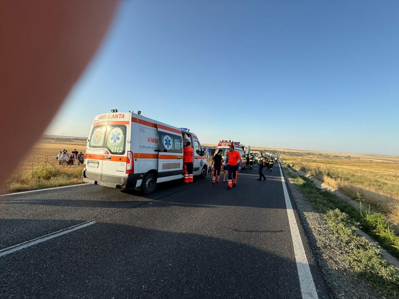 Un autocar cu 60 de ucraineni s-a răsturnat pe DN22, în Constanța 18960203