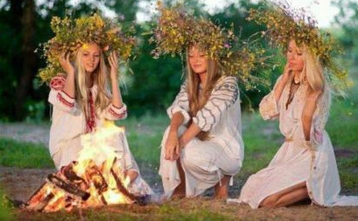 Sărbătoarea Sânzienelor la români