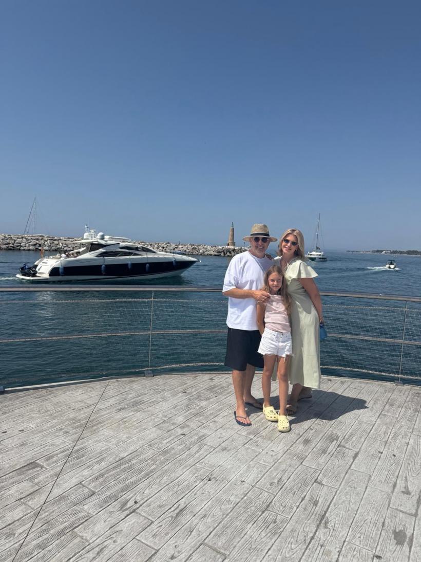 Chef Alexandru Sautner, vacanță alături de familie în pauza de filmări Chefi la cuțite: ”Timpul alături de cei dragi este neprețuit pentru mine” 18960077