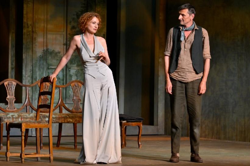 Am trecut de jumătatea FITS 2025. Ziua de marţi a adus în fața publicului spectacolele lui Neil LaBute, Radu Afrim, Alexis Michalik, Gravity & Other Myths 18960257