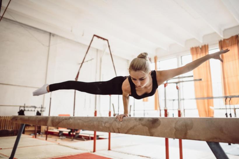 Gimnastică la circ: cum se fac acrobațiile