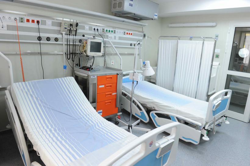 Sistemul sanitar se întoarce la situația din 2010: medicii vor alege între stat și privat 18960167