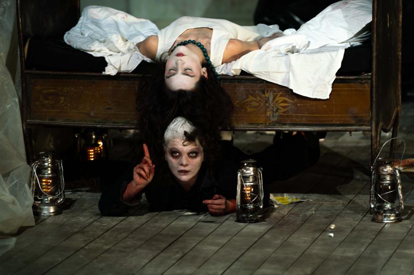 Kuranosuke Sasaki: „Am făcut deja trei proiecte cu Silviu Purcărete, cu Teatrul Radu Stanca și Tokyo Metropolitan. Pot spune că legătura dintre noi a devenit mai puternică și mai lină în suflet.” 18960721