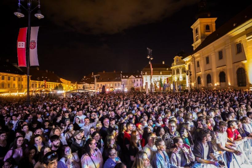 Ultimul weekend de la FITS 2025 a adus conferinţe speciale cu Kathleen Turner şi Bill Murray, Aleea și Gala Celebrităților, inegalabilul Faust 18960894