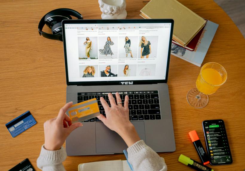 Economisește la cumpărăturile online folosind codurile de reducere de pe Couponiada.ro