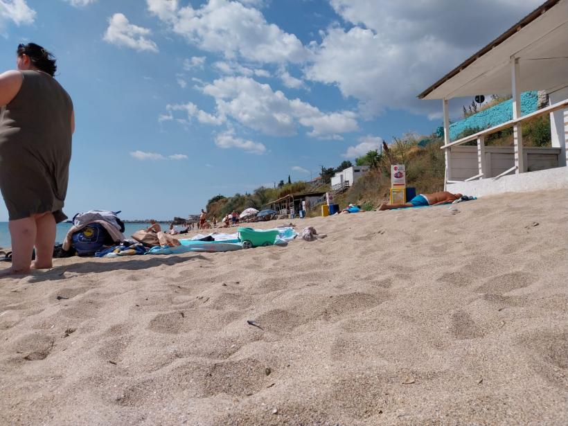 Celebra plajă de la 2 Mai, lăsată fără șezlonguri și umbreluțe în mijlocul verii  18960856