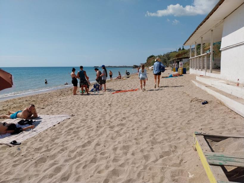 Celebra plajă de la 2 Mai, lăsată fără șezlonguri și umbreluțe în mijlocul verii  18960858