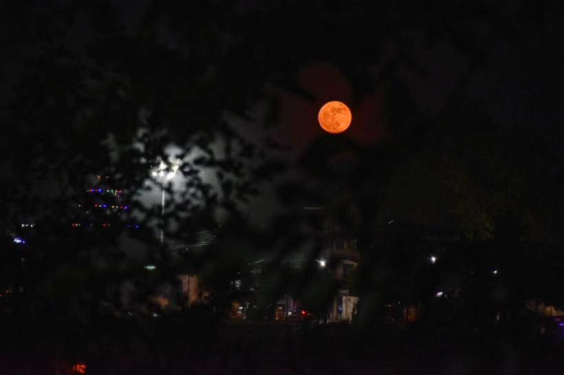 Fazele Lunii, iulie 2025. Luna Cerbului va oferi un spectacol uimitor pe cerul nopții