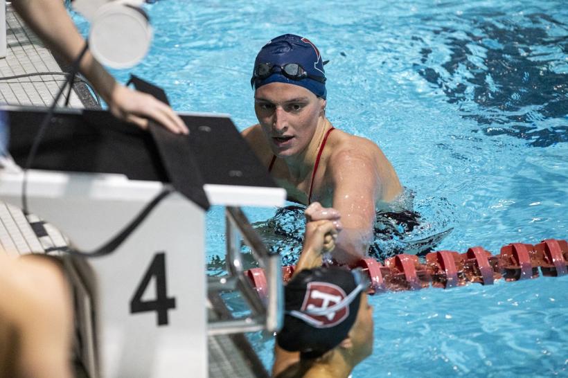 O universitate americană interzice sportivilor transsexuali să practice sporturi feminine 18961161