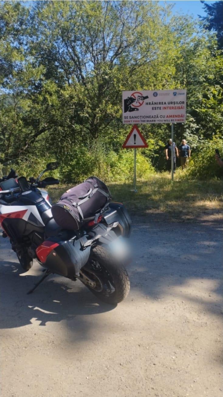 Trupul neînsufleţit al motociclistului atacat de urs pe Transfărăgăran a fost scos din râpă
