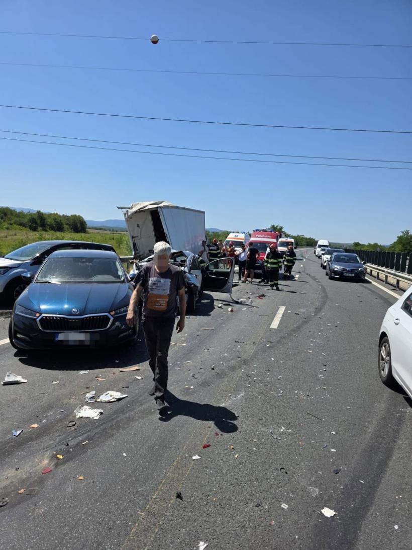 Accident grav pe A1, în județul Timiș: Șapte vehicule implicate și 11 persoane evaluate medical 18961516