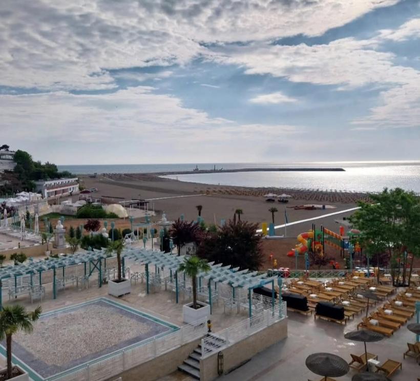 Haos în turism, după creșterea TVA: Hotelierii vor suporta majorarea de TVA din mijlocul anului fiscal 18961406