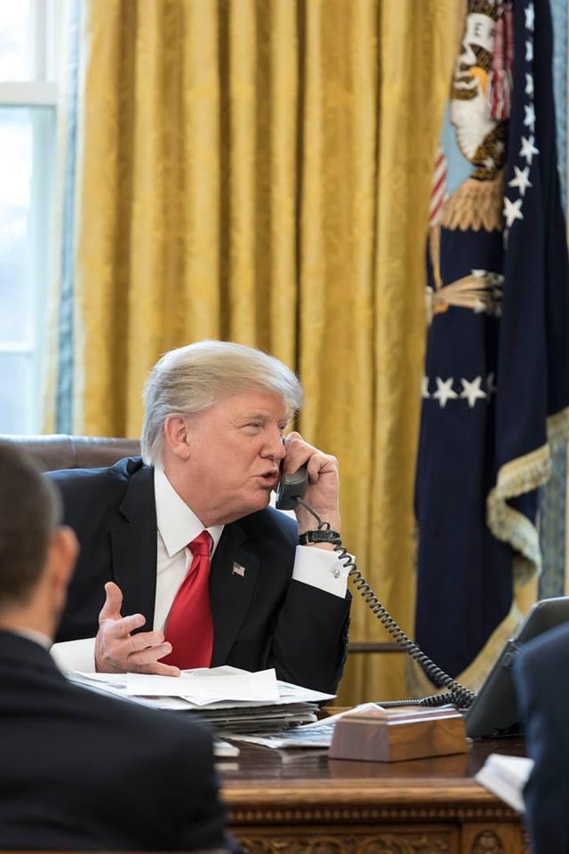 Trump susține că SUA au oferit prea multe arme Ucrainei. El a discutat degeaba cu Putin