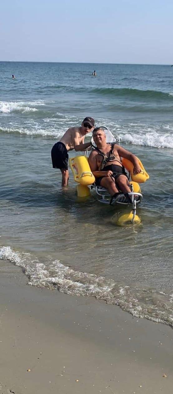 Persoanele cu dizabilități, cele bolnave și vulnerabile, ajutor nesperat din partea unei asociații și a Nuclearelectrica 18961639