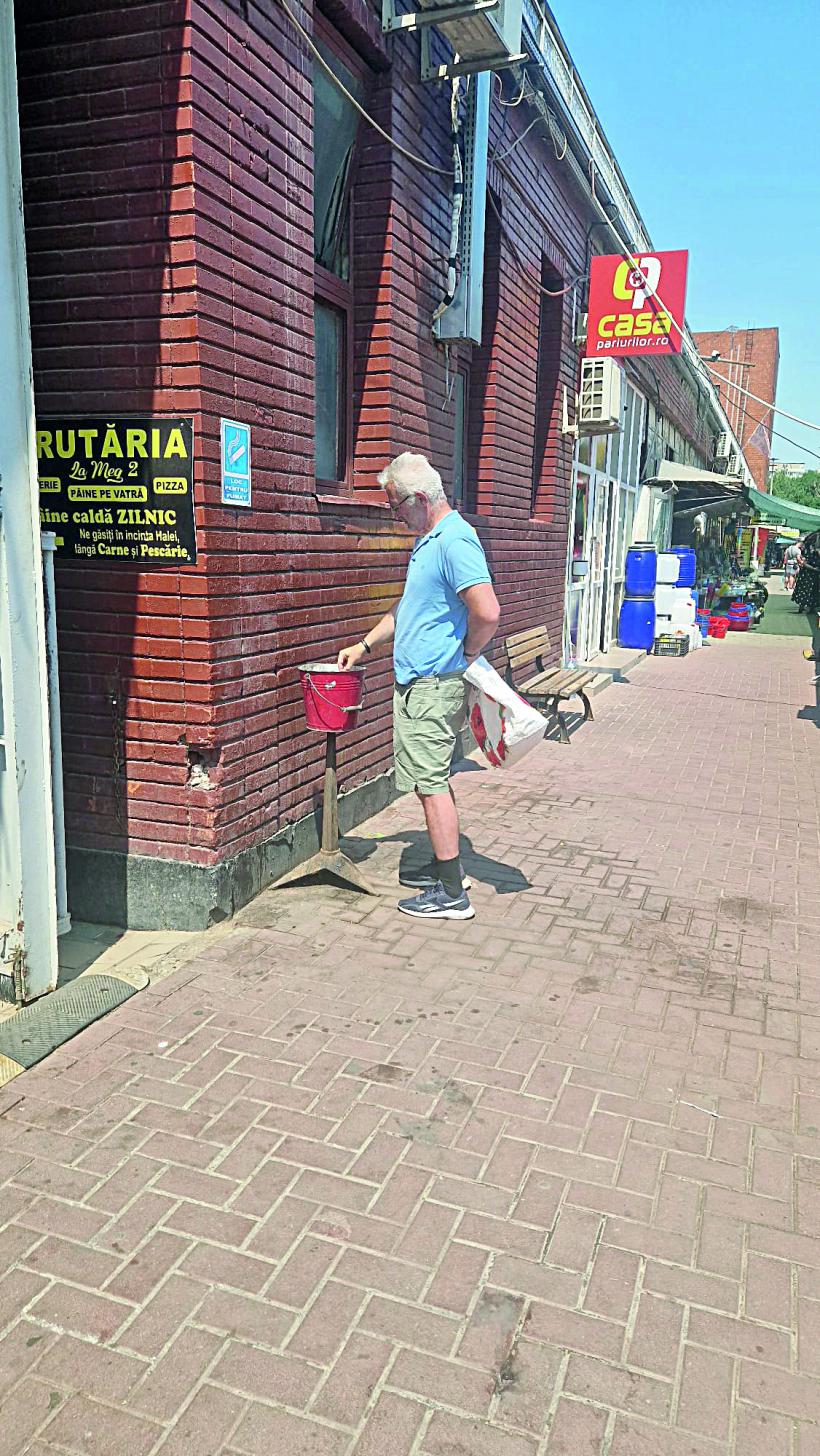 Codul roșu între tarabele Oborului: „Dă-o dracu’ de căldură. Ce? Vine smurdu’ să-mi facă cumpărăturile?” 18961856