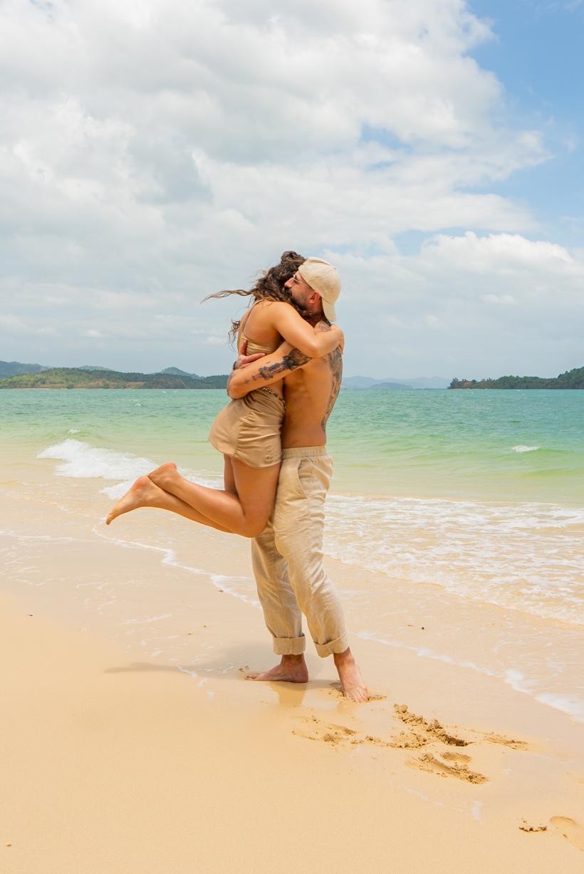 Cristi și Francesca sunt primul cuplu participant în sezonul 9 Insula Iubirii! Show-ul începe din 21 iulie, la Antena 1 și pe AntenaPLAY! 18961773