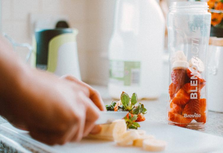 Cum să îți îmbunătățești energia zilnică cu soluții simple și accesibile