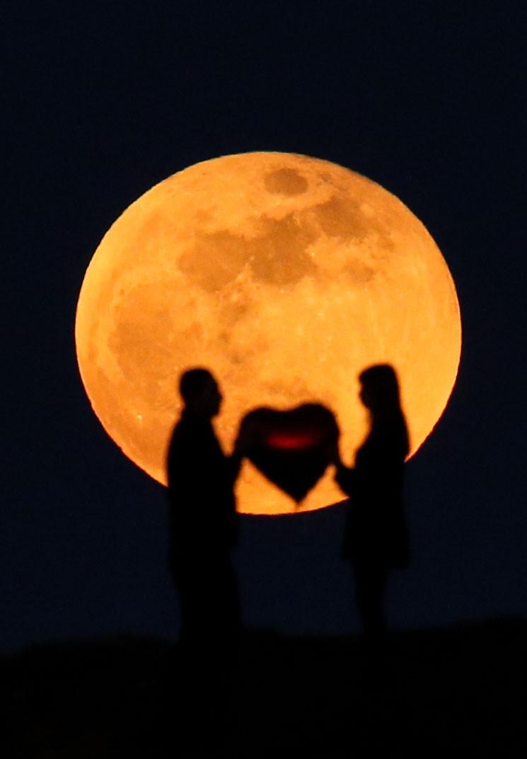 Luna plină în Capricorn din 10 iulie 2025: Ce zodii vor fi cele mai afectate și ce lecții ne aduce