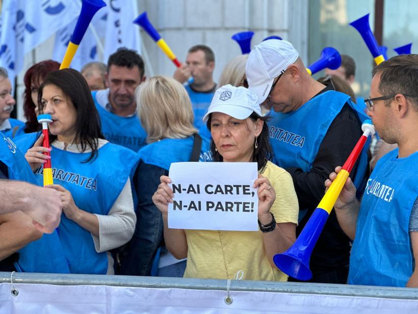 Angajații din administrația fiscală și financiară protestează în fața Ministerului Finanțelor 18962363