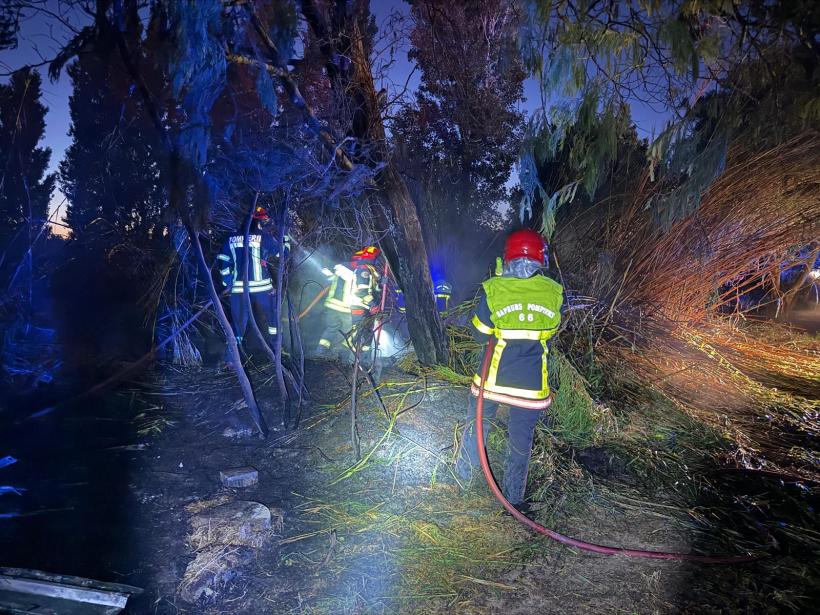 Pompierii români luptă cu flăcările în Franța 18962374