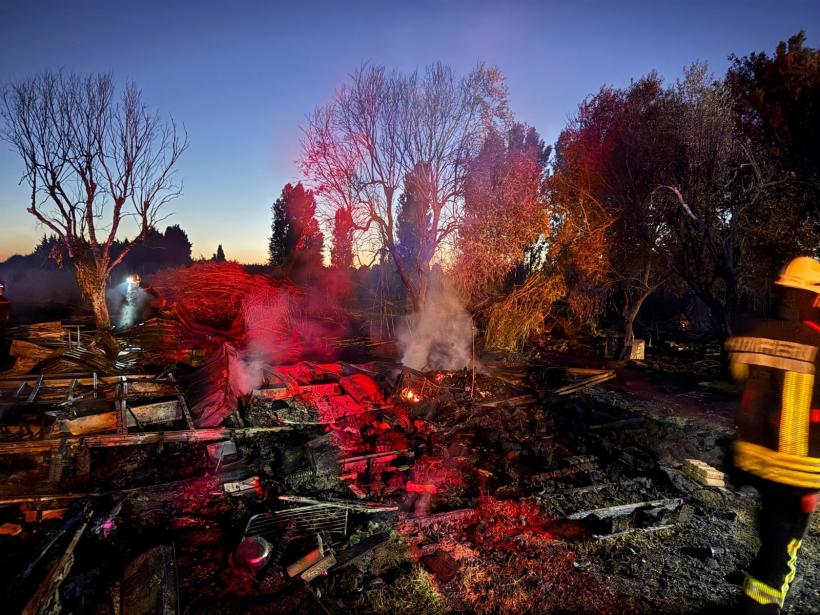 Pompierii români luptă cu flăcările în Franța 18962377