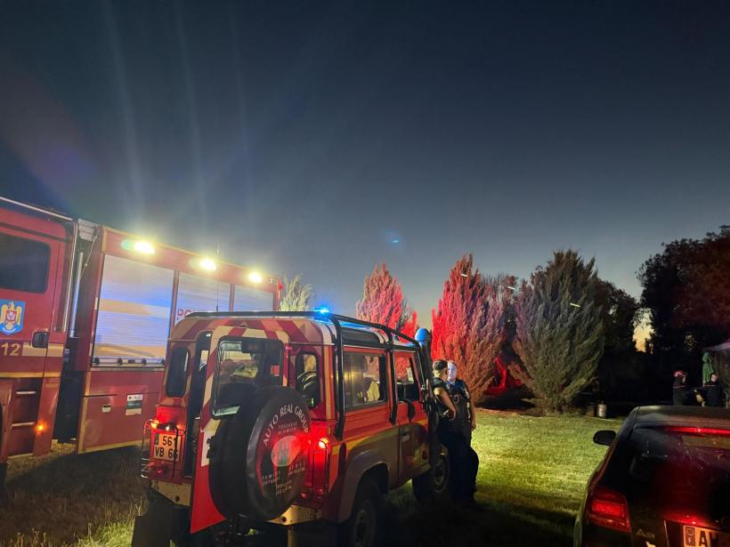 Pompierii români luptă cu flăcările în Franța