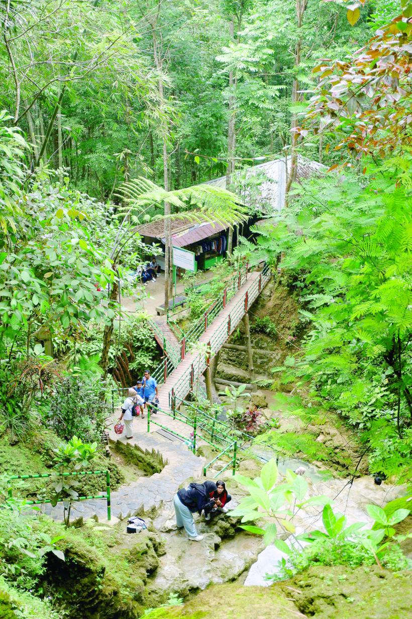 Peste Ocean, în America Latină 18962399