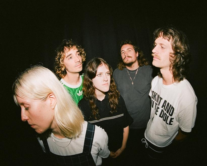 Un festival cu rădăcini în comunitate, între dealurile Transilvaniei -  programul pe zile de la Holzstock Indie Festival, ediția a XI-a 18961963