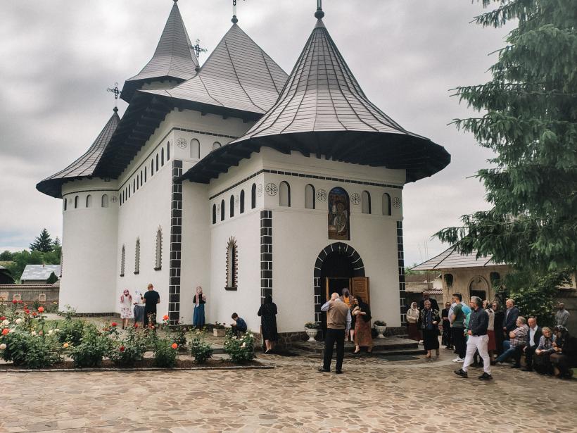 Mitropolia Basarabiei cere retragerea cetățeniei române pentru clericii rusofili