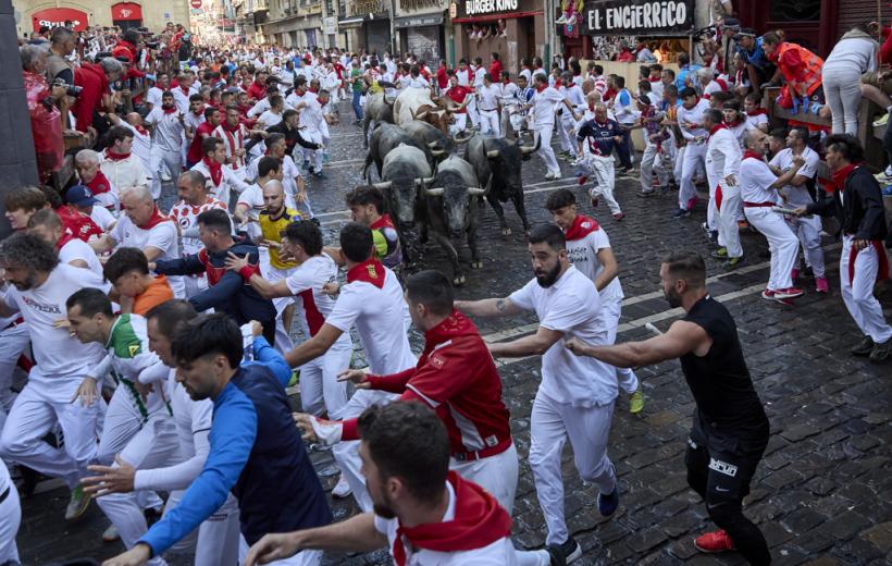 Pamplona, sub semnul taurilor: o tradiție sângeroasă veche de secole care continuă să facă victime 18962775
