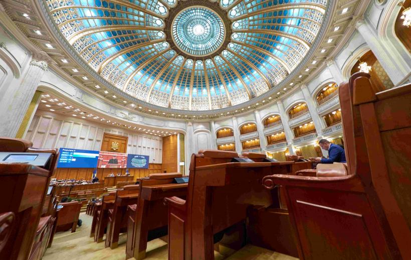 Moțiunea de cenzură împotriva Guvernului Bolojan a picat