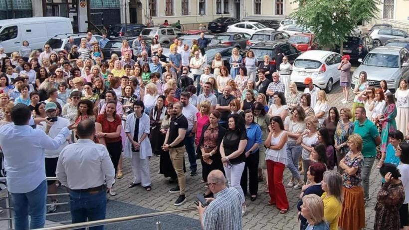2.000 de angajați MIPE, AFIR și APIA protestează în Piața Victoriei 18963007