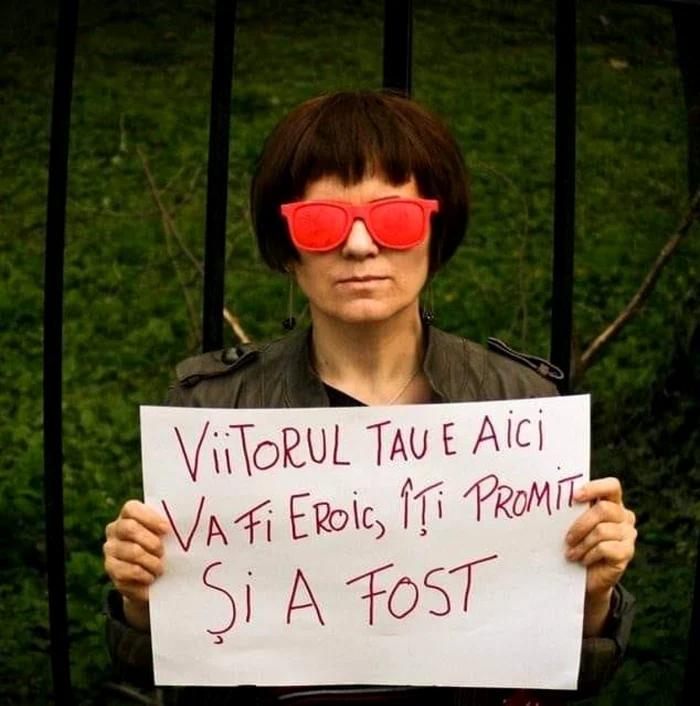 Șuetă cu poeta Svetlana Cârstean: „Am exersat cum să iubesc mereu pe altcineva decât pe mine însămi” 18963066