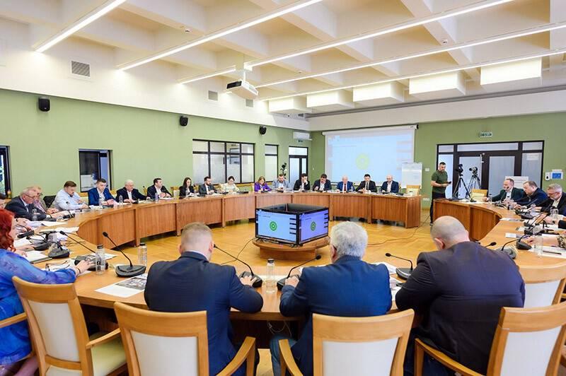 OMD-ul creat ca sinecură de 1 milion de euro pe an pentru angajații care n-au loc la stat 18963252