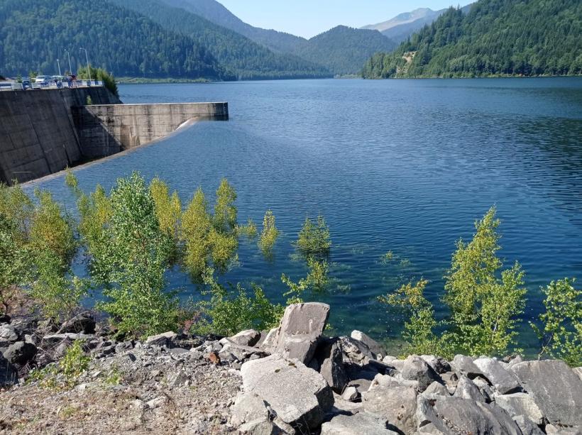 Barajul Vidraru intră în reparații capitale: lacul va fi golit complet începând cu 1 august 2025