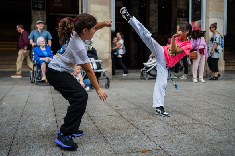 Brazilia: Mișcarea cunoscută sub numele de capoeira ameliorează simptomele de Parkison