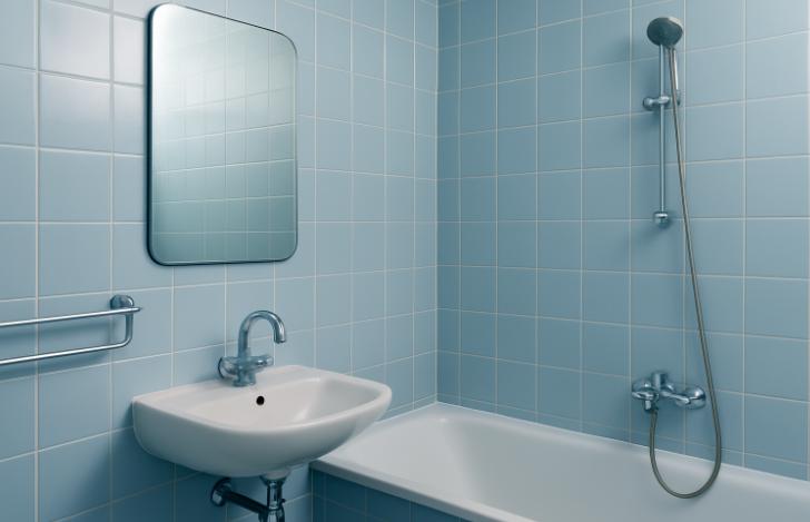 Faianță veche, baie nouă: 5 trucuri ieftine pentru un efect wow