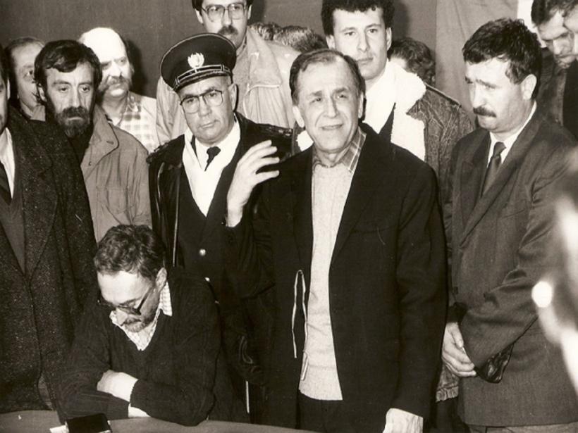 Misterele Revoluției: „În 1989 au coexistat o revoluție autentică și o lovitură militară!” 18963669