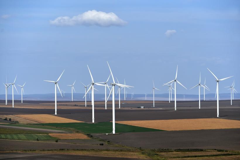 Acces la energie, din grijă pentru oameni şi mediu