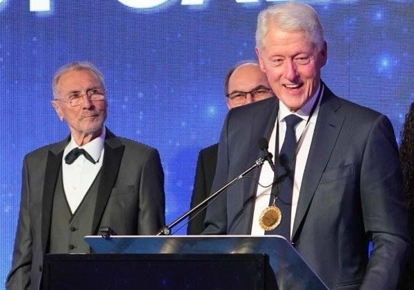 Bill Clinton evocă Parteneriatul Strategic România-SUA, lansat împreună cu Emil Constantinescu, într-o scrisoare trimisă la Institutul Levant