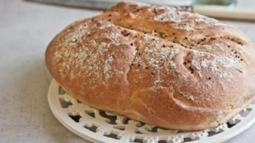 Sfaturi în bucătărie. Cum prepari pâine albă cu mălai