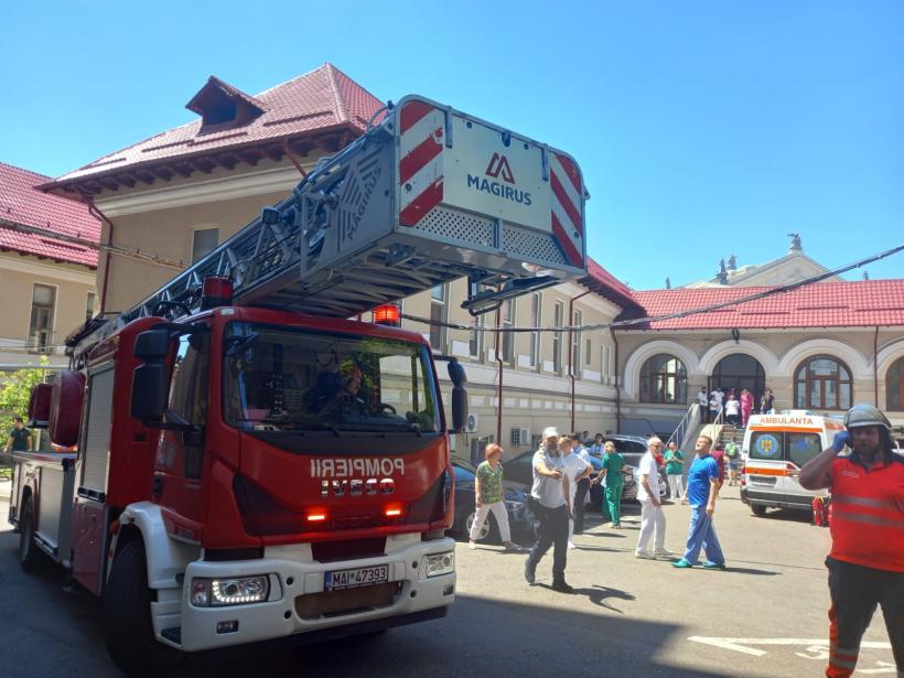 Incendiu la Maternitatea Cuza Vodă din Iași. O gravidă în travaliu, transferată
