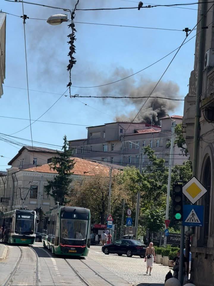 Incendiu la Maternitatea Cuza Vodă din Iași. O gravidă în travaliu, transferată 18964086
