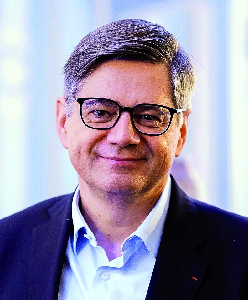 Rec&acirc;&#537;tigarea suprema&#539;iei tehnologice europene